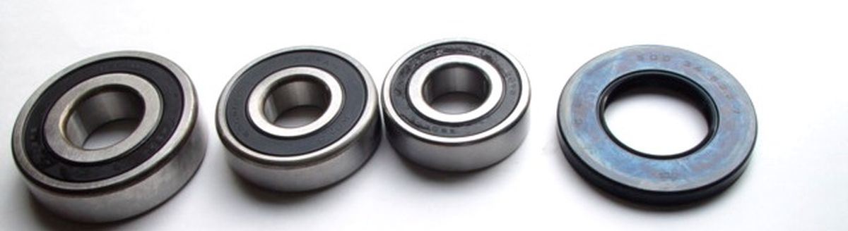 REAR WHEEL BEARINGS WITH SEALS HONDA VF 750C '94-'02 (MADE IN JAPAN) - CLEARANCE