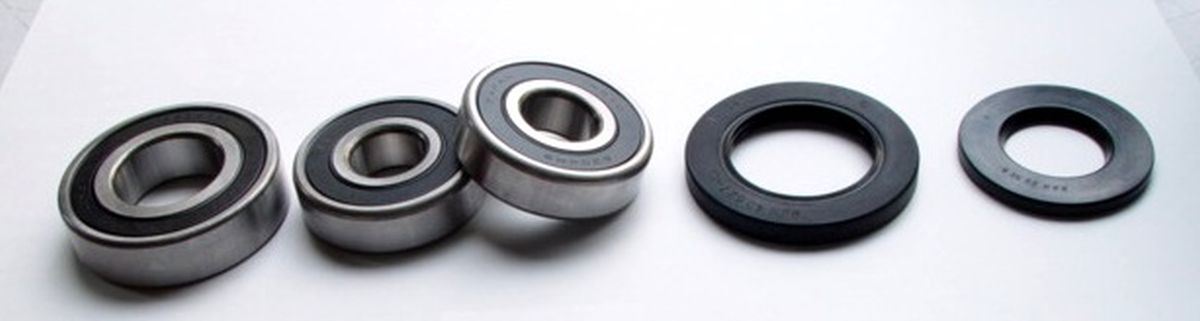 REAR WHEEL BEARINGS WITH SEALS KAWASAKI KZ '81-'83, ZX 1000 '86-'90, 1100 '81, ZR '92-'00, '83-'97 (MADE IN JAPAN)