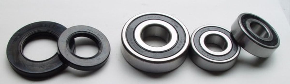 REAR WHEEL BEARINGS WITH SEALS SUZUKI GSF 600 BANDIT '95-'03, GSX -R 600W '92-'93, RF 600R '93-'97, 650 '05-'12, 650F '08-'16, SFV GLADIUS '09-'16, SV '03-'15, GSX-R 750W '92-'95 (MADE IN JAPAN)