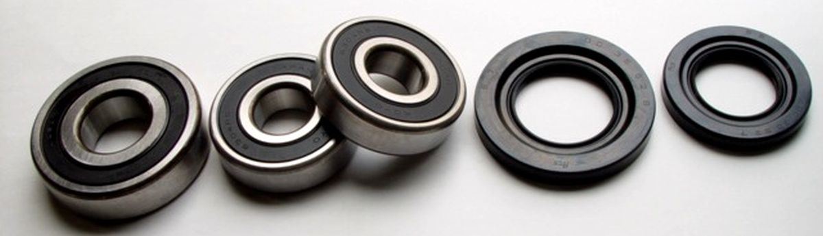 REAR WHEEL BEARINGS WITH SEALS YAMAHA FZR 1000 '91-'95, GTS '93-'98, FJ 1200 '91-'93, XJR '95-'98, 1300 '99-'01 (MADE IN JAPAN)