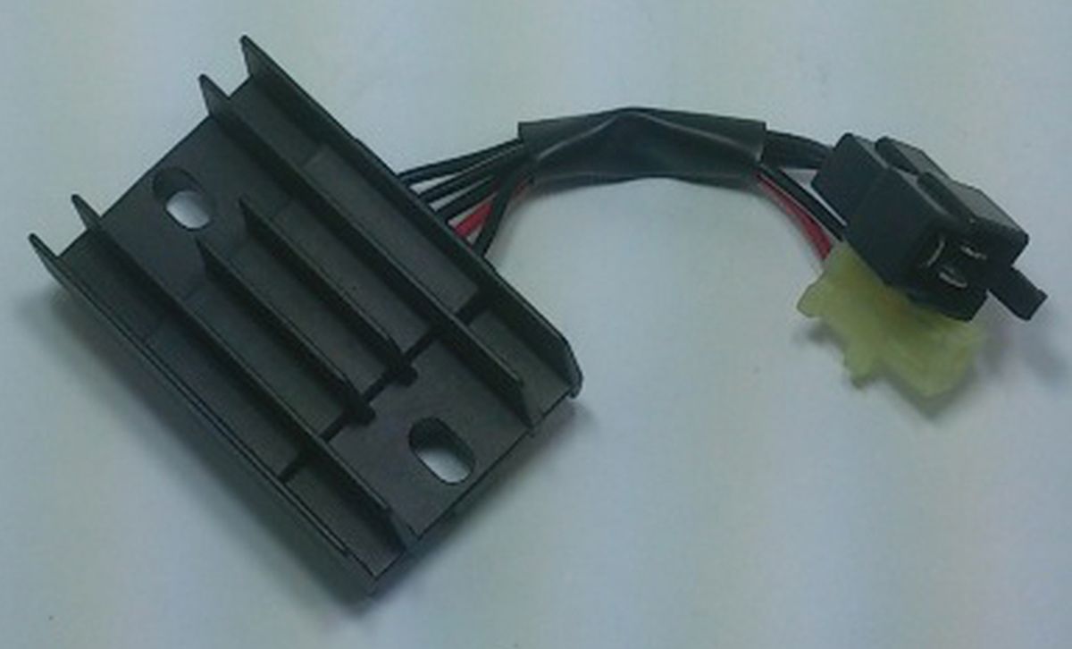 VOLTAGE REGULATOR SUZUKI GN 125 '82-'01, GZ MARAUDER '03-'11, 250 '85-'10, '99-'07 (OEM: 32800-29B00) (MADE IN JAPAN)